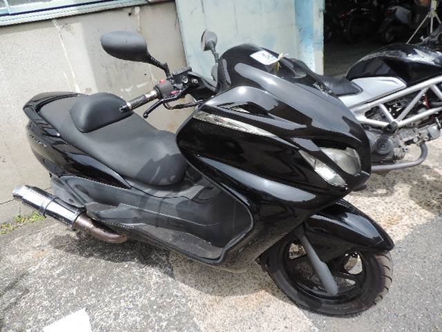 ヤマハグランドマジェスティ SG15J 黒 インジェクションビッグ